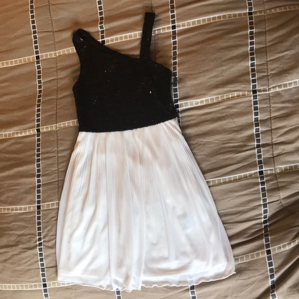 Girls white and black sparkly dress